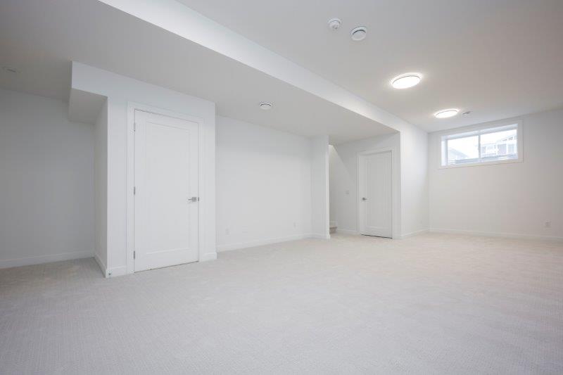 1020 West Lakeview Drive, Chestermere, 4 Bedrooms Bedrooms, 0 ,3 BathroomsBathrooms,Condos/Townhouses,For Sale,0,3243
