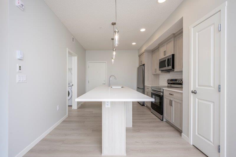 2201, 550 Belmont Street SW, Calgary, 1 Bedroom Bedrooms, 0 ,1 BathroomBathrooms,Condos/Townhouses,For Rent,Belmont Plaza,2201, 550 Belmont Street SW,0,3248