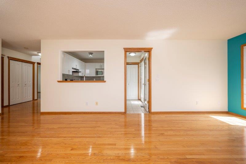 101 Coral Cove Northeast, Calgary, 3 Bedrooms Bedrooms, 0 ,3 BathroomsBathrooms,Houses,For Rent,Coral Cove Estates,101 Coral Cove Northeast,0,3256