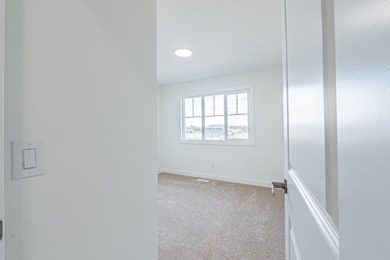 549 Clearwater Heath, Chestermere, 3 Bedrooms Bedrooms, 0 ,2.5 BathroomsBathrooms,Houses,For Rent,549 Clearwater Heath ,0,3262