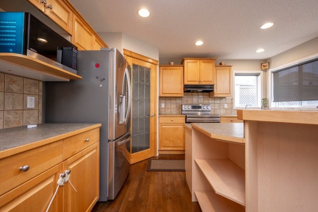 338 Royal Oak Circle Northwest, Calgary, 3 Bedrooms Bedrooms, 0 ,3 BathroomsBathrooms,Houses,For Rent,0,3265