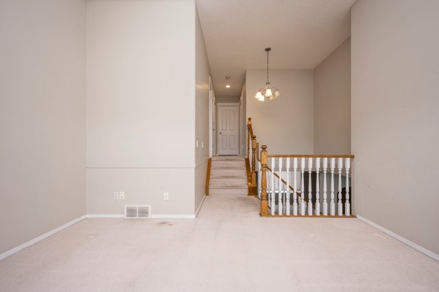 338 Royal Oak Circle Northwest, Calgary, 3 Bedrooms Bedrooms, 0 ,3 BathroomsBathrooms,Houses,For Rent,0,3265