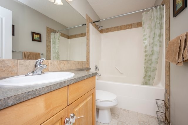 338 Royal Oak Circle Northwest, Calgary, 3 Bedrooms Bedrooms, 0 ,3 BathroomsBathrooms,Houses,For Rent,0,3265