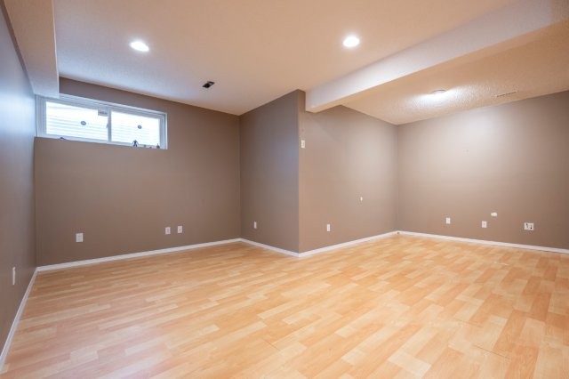 338 Royal Oak Circle Northwest, Calgary, 3 Bedrooms Bedrooms, 0 ,3 BathroomsBathrooms,Houses,For Rent,0,3265