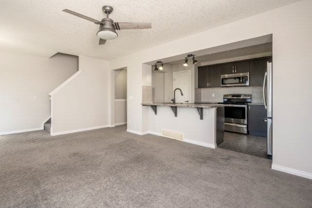 132 Windstone Link SW, Airdrie, 2 Bedrooms Bedrooms, 0 ,2 BathroomsBathrooms,Condos/Townhouses,For Rent,0,3267