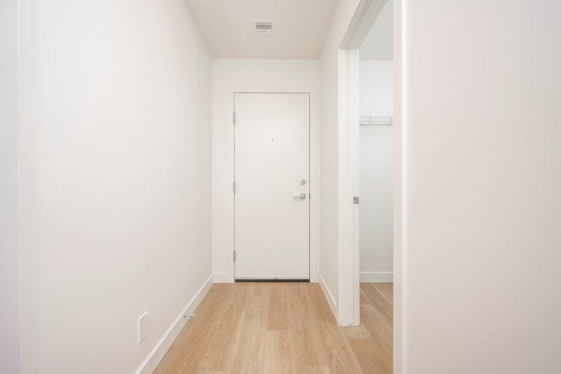 2215, 8500 19 Avenue SE, Calgary, 2 Bedrooms Bedrooms, 0 ,2 BathroomsBathrooms,Condos/Townhouses,For Rent,Easthills Crossing,2215, 8500 19 Avenue SE,0,3272