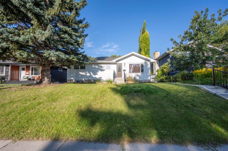 15 Greenwood Crescent Southwest, Calgary, 3 Bedrooms Bedrooms, 0 ,1 BathroomBathrooms,Houses,For Rent,15 Greenwood Crescent Southwest,0,3273