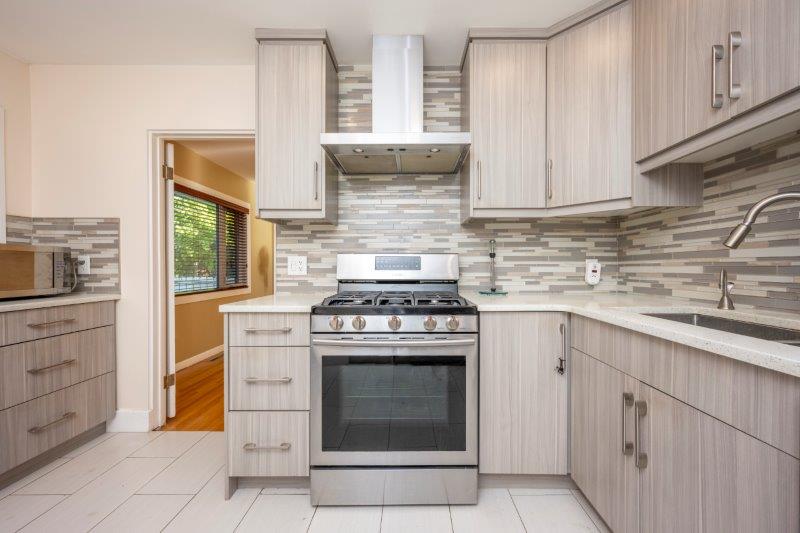 15 Greenwood Crescent Southwest, Calgary, 3 Bedrooms Bedrooms, 0 ,1 BathroomBathrooms,Houses,For Rent,15 Greenwood Crescent Southwest,0,3273