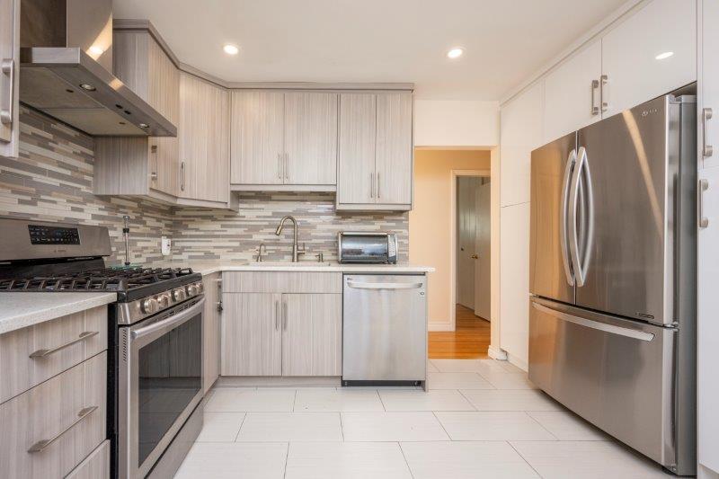 15 Greenwood Crescent Southwest, Calgary, 3 Bedrooms Bedrooms, 0 ,1 BathroomBathrooms,Houses,For Rent,15 Greenwood Crescent Southwest,0,3273