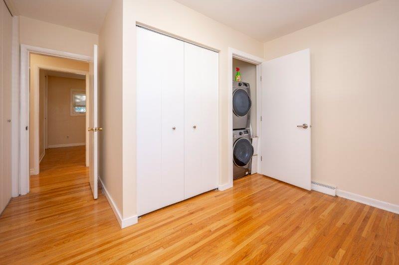 15 Greenwood Crescent Southwest, Calgary, 3 Bedrooms Bedrooms, 0 ,1 BathroomBathrooms,Houses,For Rent,15 Greenwood Crescent Southwest,0,3273