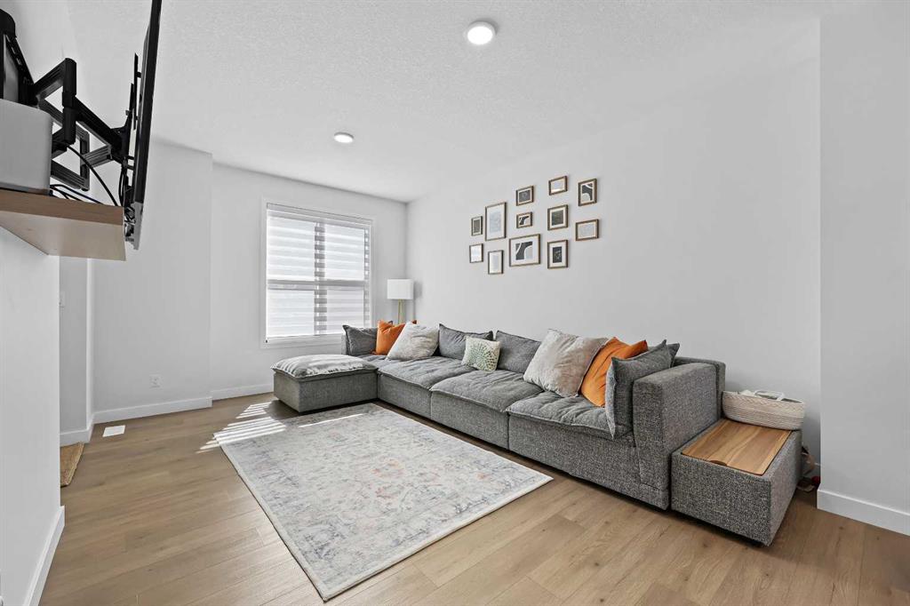 656 Savanna Boulevard NE, Calgary, 4 Bedrooms Bedrooms, 0 ,3 BathroomsBathrooms,Condos/Townhouses,For Sale,0,3276