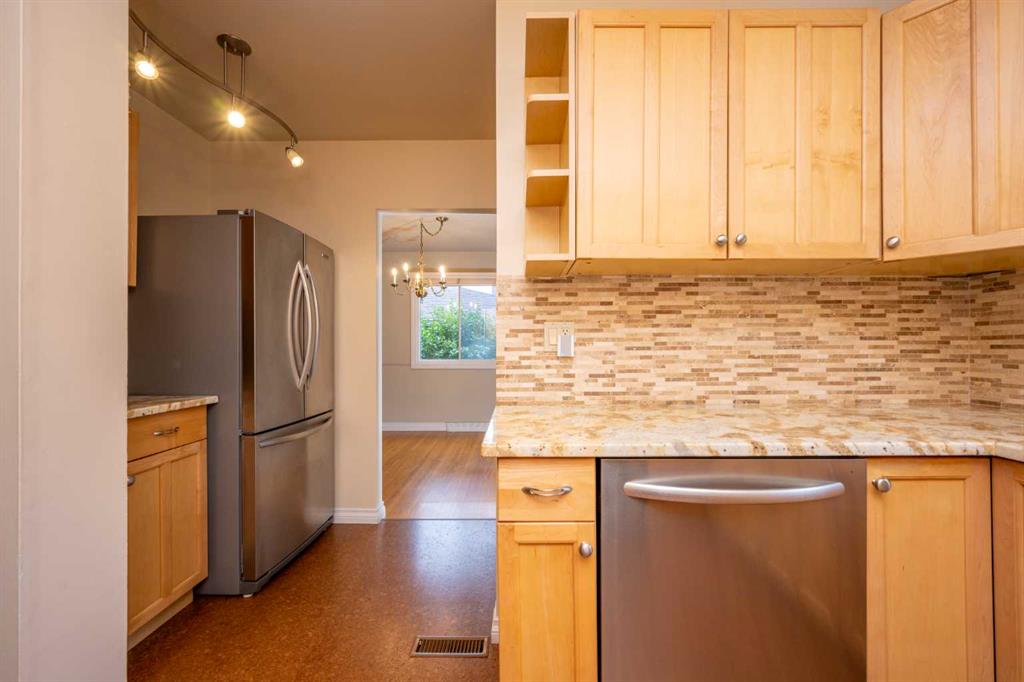 15 Harrow Crescent SW, Calgary, 4 Bedrooms Bedrooms, 0 ,2 BathroomsBathrooms,Condos/Townhouses,For Sale,0,3281