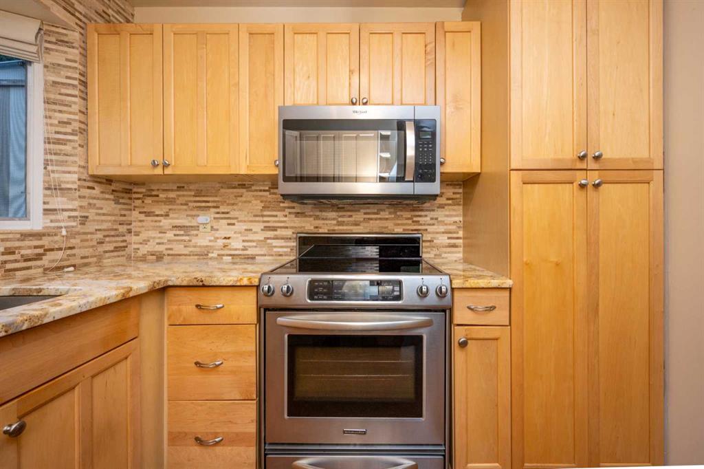 15 Harrow Crescent SW, Calgary, 4 Bedrooms Bedrooms, 0 ,2 BathroomsBathrooms,Condos/Townhouses,For Sale,0,3281