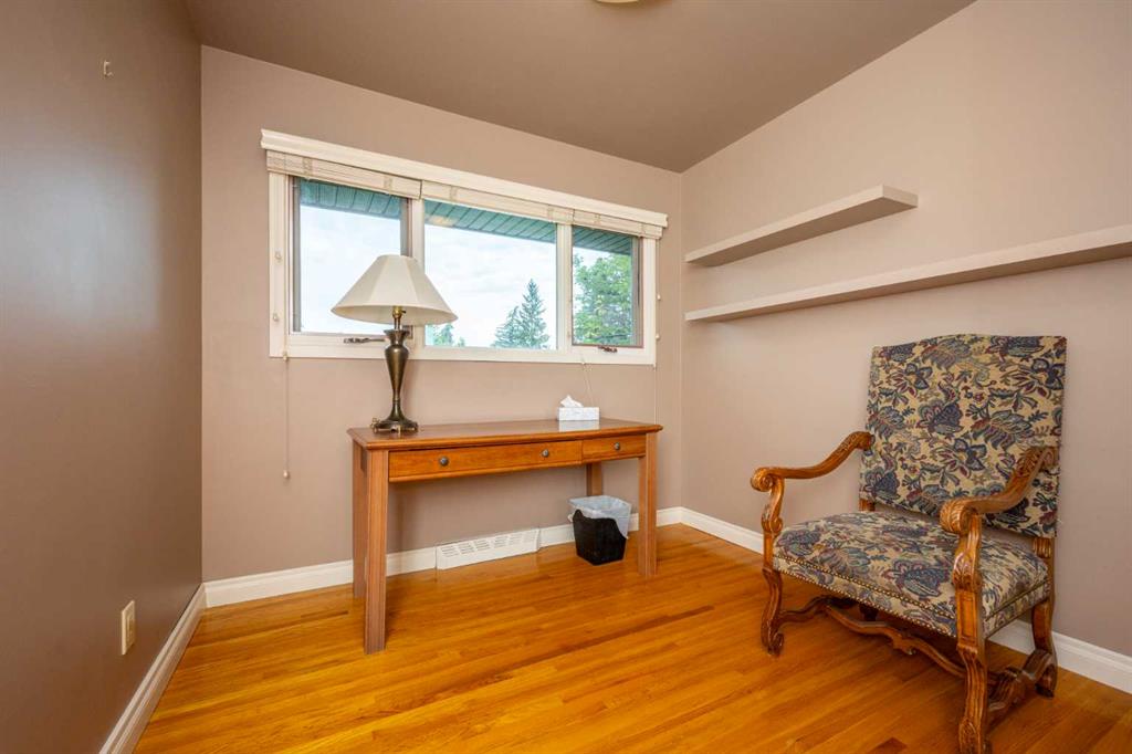 15 Harrow Crescent SW, Calgary, 4 Bedrooms Bedrooms, 0 ,2 BathroomsBathrooms,Condos/Townhouses,For Sale,0,3281