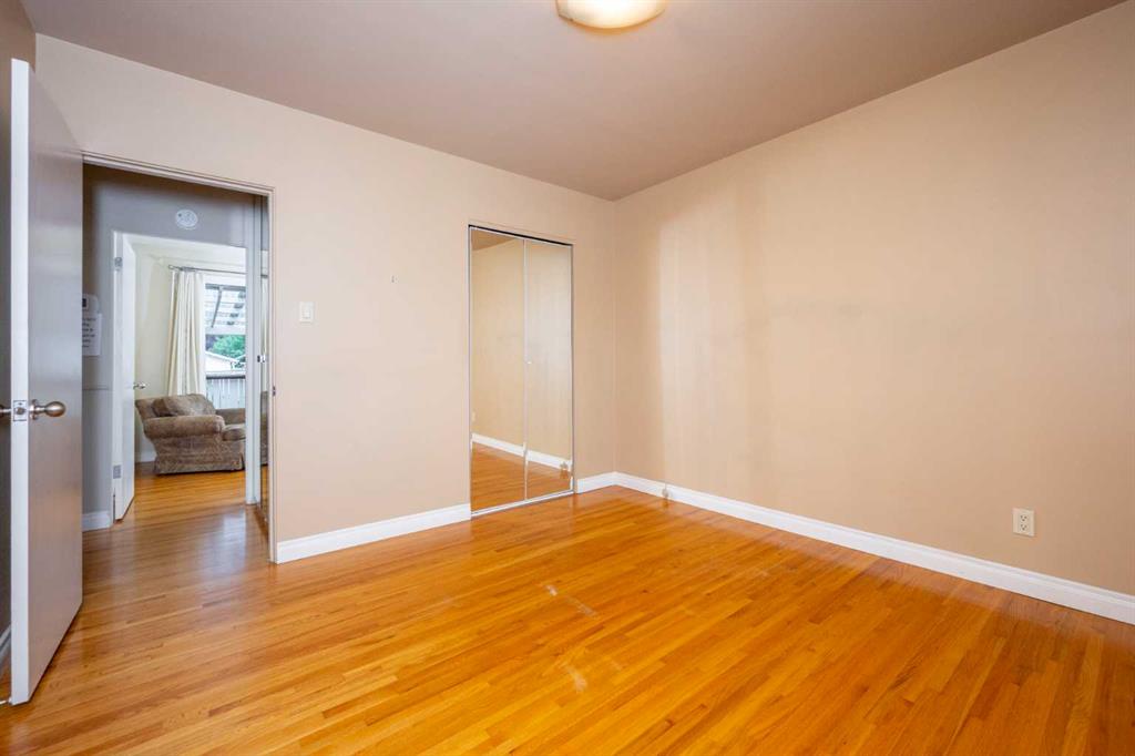 15 Harrow Crescent SW, Calgary, 4 Bedrooms Bedrooms, 0 ,2 BathroomsBathrooms,Condos/Townhouses,For Sale,0,3281