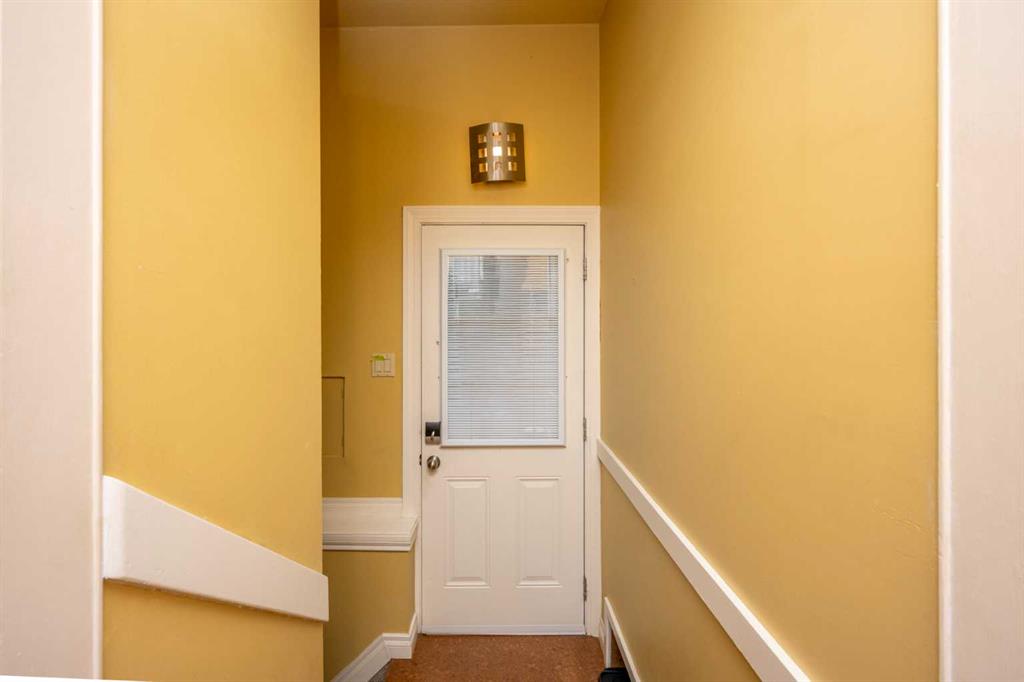 15 Harrow Crescent SW, Calgary, 4 Bedrooms Bedrooms, 0 ,2 BathroomsBathrooms,Condos/Townhouses,For Sale,0,3281