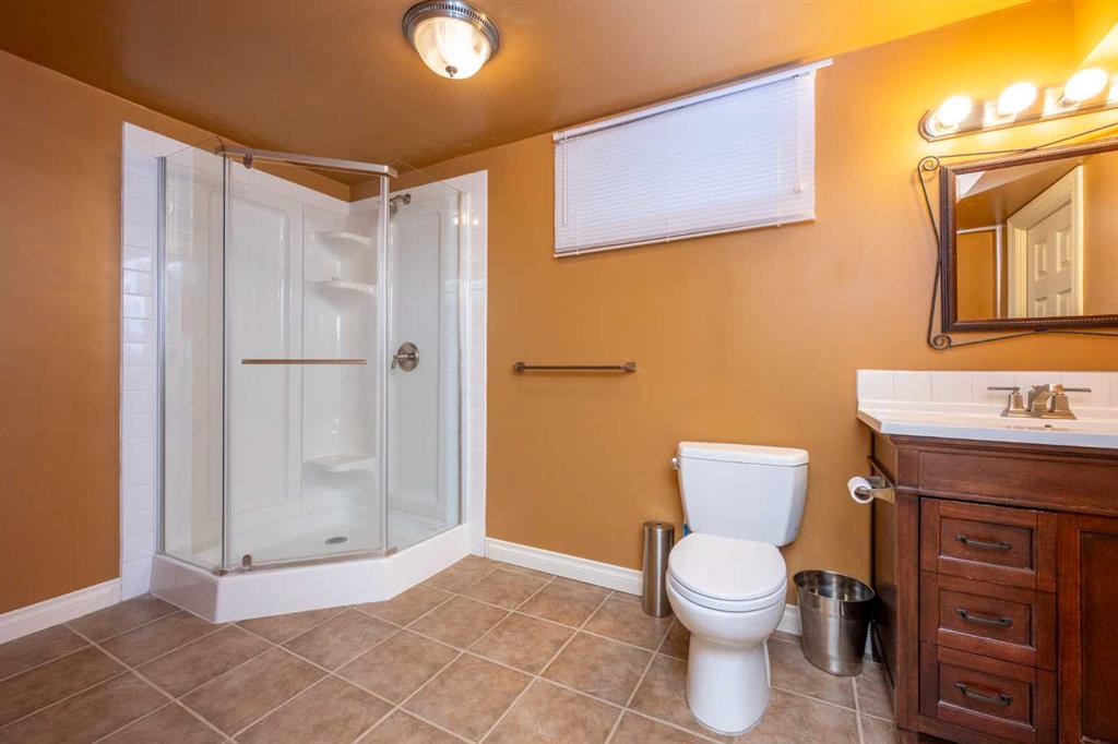 15 Harrow Crescent SW, Calgary, 4 Bedrooms Bedrooms, 0 ,2 BathroomsBathrooms,Condos/Townhouses,For Sale,0,3281