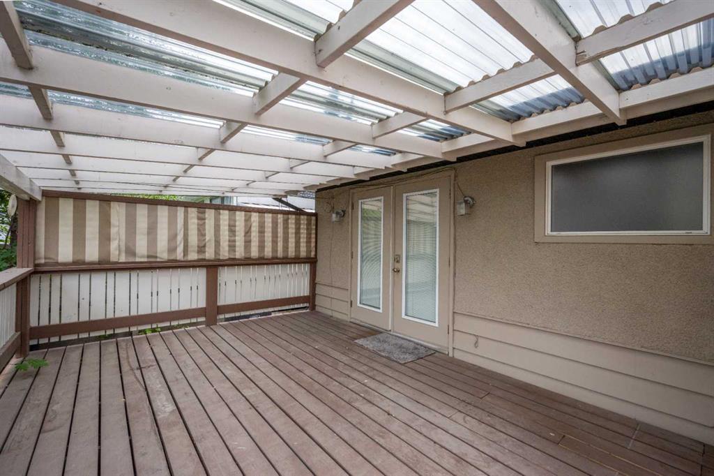 15 Harrow Crescent SW, Calgary, 4 Bedrooms Bedrooms, 0 ,2 BathroomsBathrooms,Condos/Townhouses,For Sale,0,3281
