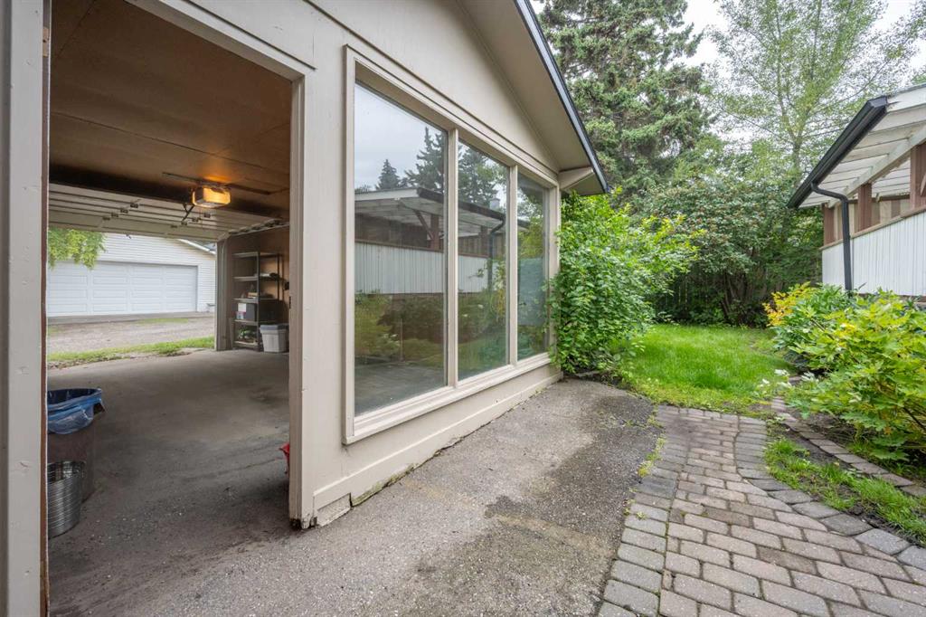 15 Harrow Crescent SW, Calgary, 4 Bedrooms Bedrooms, 0 ,2 BathroomsBathrooms,Condos/Townhouses,For Sale,0,3281