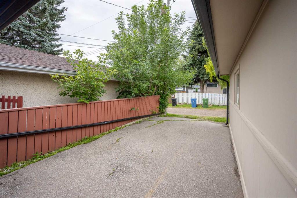 15 Harrow Crescent SW, Calgary, 4 Bedrooms Bedrooms, 0 ,2 BathroomsBathrooms,Condos/Townhouses,For Sale,0,3281