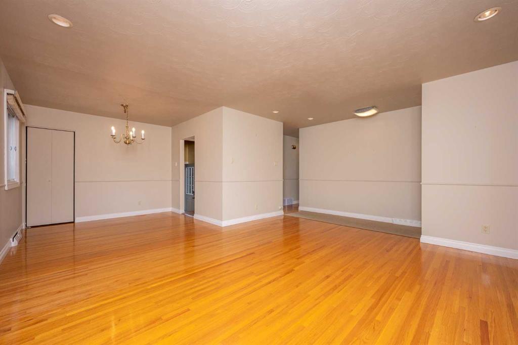 15 Harrow Crescent SW, Calgary, 4 Bedrooms Bedrooms, 0 ,2 BathroomsBathrooms,Condos/Townhouses,For Sale,0,3281