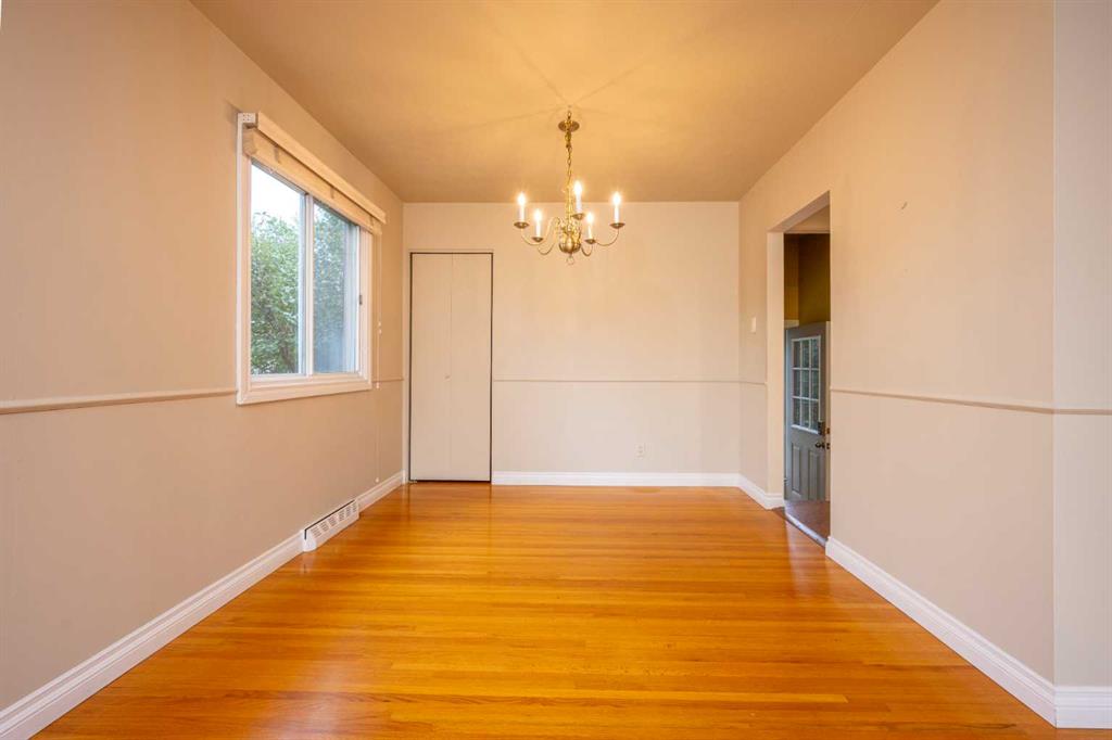 15 Harrow Crescent SW, Calgary, 4 Bedrooms Bedrooms, 0 ,2 BathroomsBathrooms,Condos/Townhouses,For Sale,0,3281