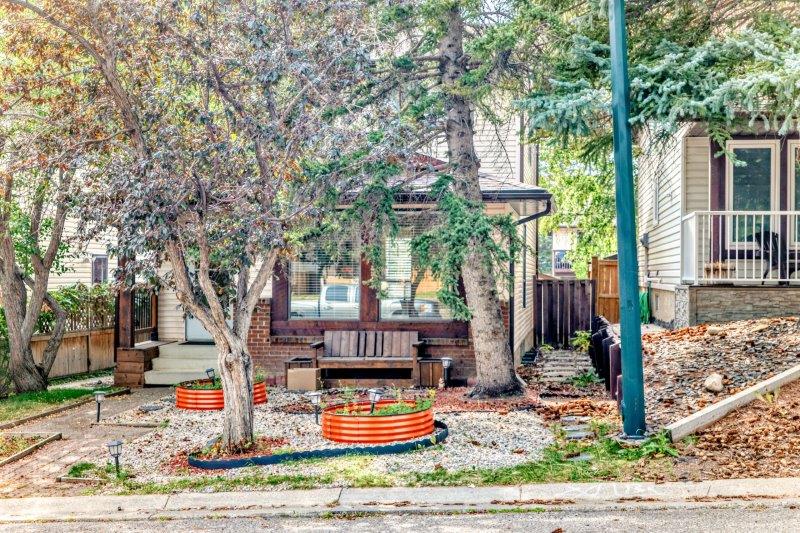 15 Edgeford Way Northwest, Calgary, 3 Bedrooms Bedrooms, 0 ,1.5 BathroomsBathrooms,Houses,For Rent,15 Edgeford Way Northwest,0,3283