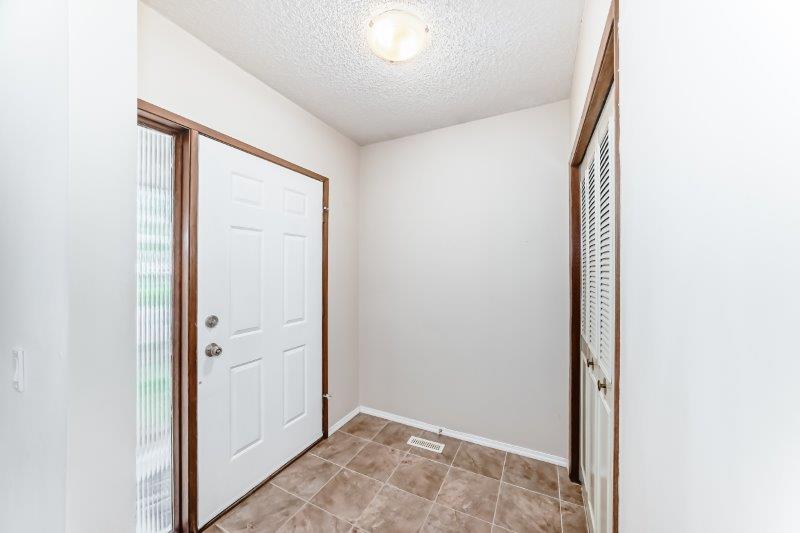 15 Edgeford Way Northwest, Calgary, 3 Bedrooms Bedrooms, 0 ,1.5 BathroomsBathrooms,Houses,For Rent,15 Edgeford Way Northwest,0,3283