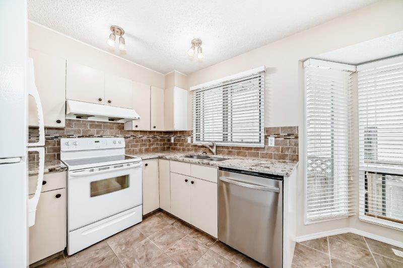 15 Edgeford Way Northwest, Calgary, 3 Bedrooms Bedrooms, 0 ,1.5 BathroomsBathrooms,Houses,For Rent,15 Edgeford Way Northwest,0,3283