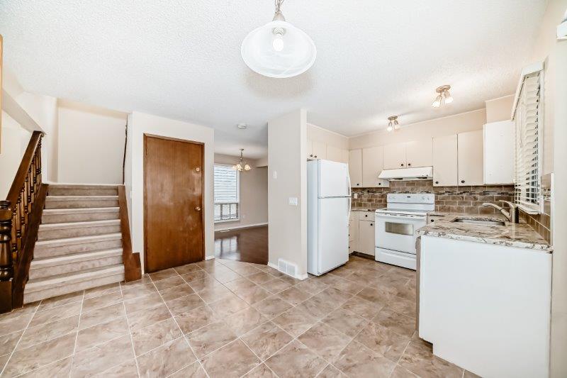 15 Edgeford Way Northwest, Calgary, 3 Bedrooms Bedrooms, 0 ,1.5 BathroomsBathrooms,Houses,For Rent,15 Edgeford Way Northwest,0,3283