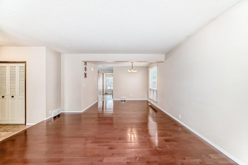 15 Edgeford Way Northwest, Calgary, 3 Bedrooms Bedrooms, 0 ,1.5 BathroomsBathrooms,Houses,For Rent,15 Edgeford Way Northwest,0,3283