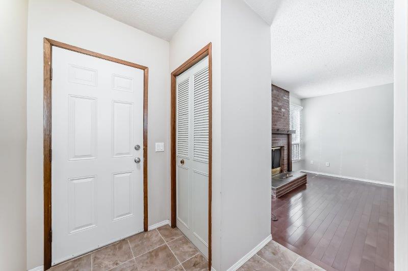 15 Edgeford Way Northwest, Calgary, 3 Bedrooms Bedrooms, 0 ,1.5 BathroomsBathrooms,Houses,For Rent,15 Edgeford Way Northwest,0,3283