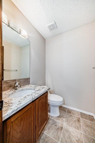 15 Edgeford Way Northwest, Calgary, 3 Bedrooms Bedrooms, 0 ,1.5 BathroomsBathrooms,Houses,For Rent,15 Edgeford Way Northwest,0,3283