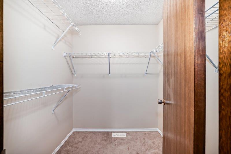 15 Edgeford Way Northwest, Calgary, 3 Bedrooms Bedrooms, 0 ,1.5 BathroomsBathrooms,Houses,For Rent,15 Edgeford Way Northwest,0,3283