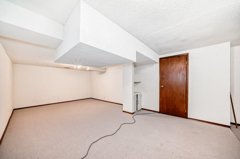 15 Edgeford Way Northwest, Calgary, 3 Bedrooms Bedrooms, 0 ,1.5 BathroomsBathrooms,Houses,For Rent,15 Edgeford Way Northwest,0,3283