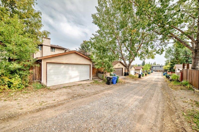 15 Edgeford Way Northwest, Calgary, 3 Bedrooms Bedrooms, 0 ,1.5 BathroomsBathrooms,Houses,For Rent,15 Edgeford Way Northwest,0,3283