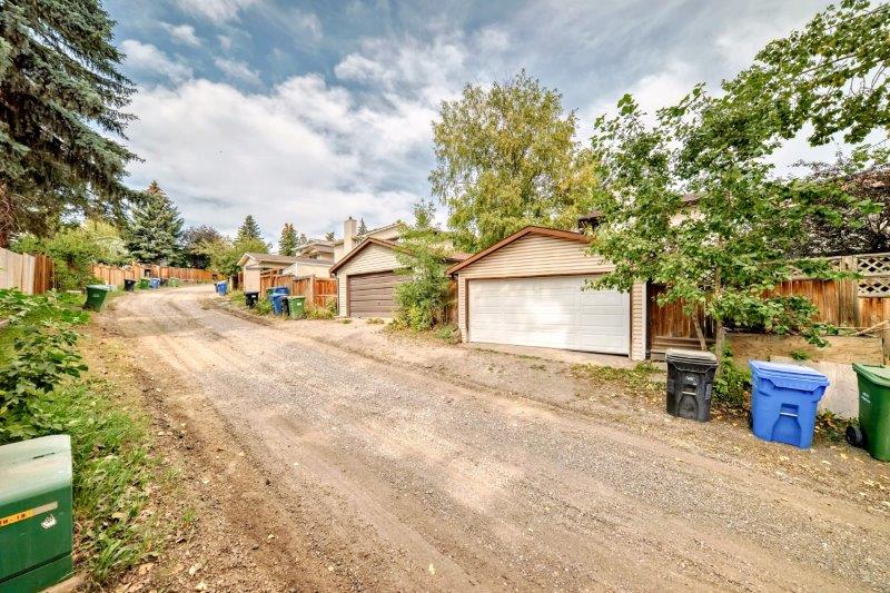 15 Edgeford Way Northwest, Calgary, 3 Bedrooms Bedrooms, 0 ,1.5 BathroomsBathrooms,Houses,For Rent,15 Edgeford Way Northwest,0,3283