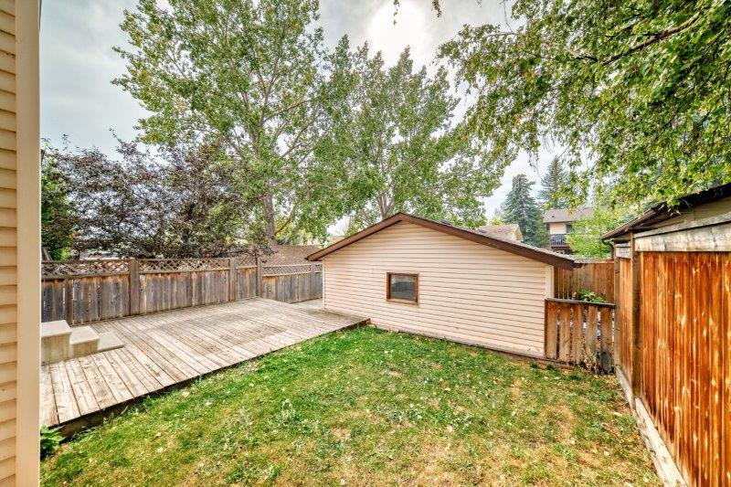 15 Edgeford Way Northwest, Calgary, 3 Bedrooms Bedrooms, 0 ,1.5 BathroomsBathrooms,Houses,For Rent,15 Edgeford Way Northwest,0,3283