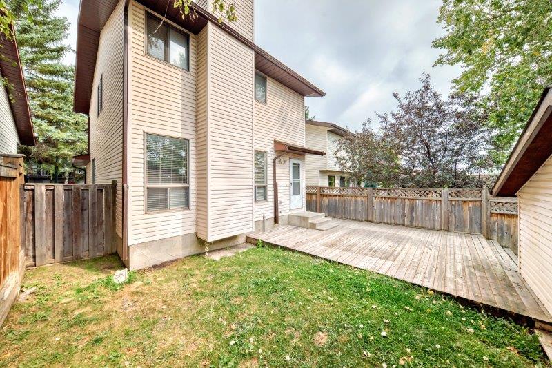 15 Edgeford Way Northwest, Calgary, 3 Bedrooms Bedrooms, 0 ,1.5 BathroomsBathrooms,Houses,For Rent,15 Edgeford Way Northwest,0,3283