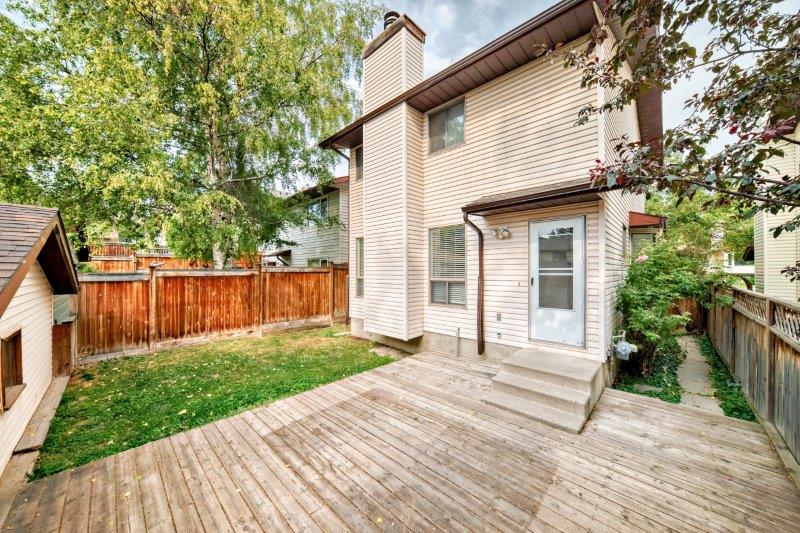 15 Edgeford Way Northwest, Calgary, 3 Bedrooms Bedrooms, 0 ,1.5 BathroomsBathrooms,Houses,For Rent,15 Edgeford Way Northwest,0,3283