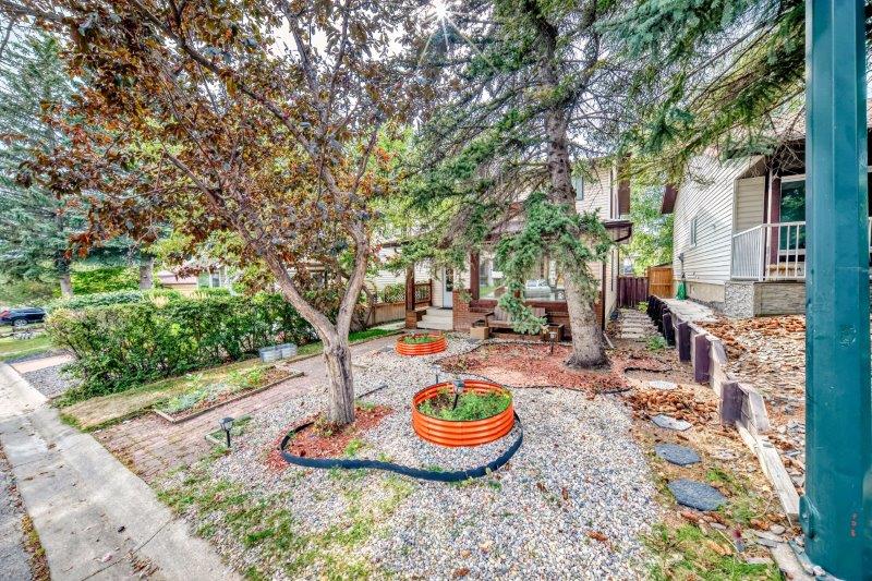 15 Edgeford Way Northwest, Calgary, 3 Bedrooms Bedrooms, 0 ,1.5 BathroomsBathrooms,Houses,For Rent,15 Edgeford Way Northwest,0,3283