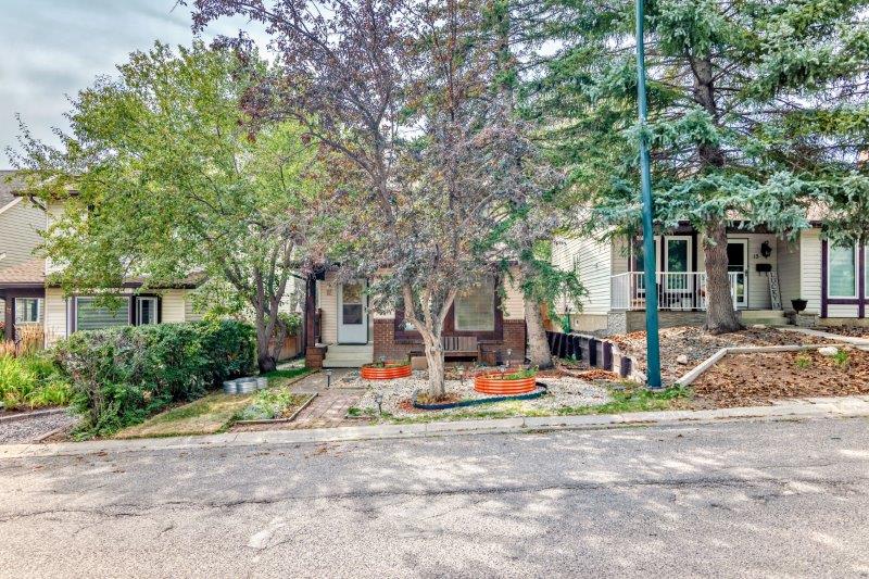 15 Edgeford Way Northwest, Calgary, 3 Bedrooms Bedrooms, 0 ,1.5 BathroomsBathrooms,Houses,For Rent,15 Edgeford Way Northwest,0,3283