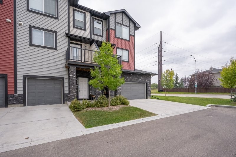 2003 Jumping Pound Common, Cochrane, 3 Bedrooms Bedrooms, 0 ,2 BathroomsBathrooms,Condos/Townhouses,For Rent,2003 Jumping Pound Common,0,3287