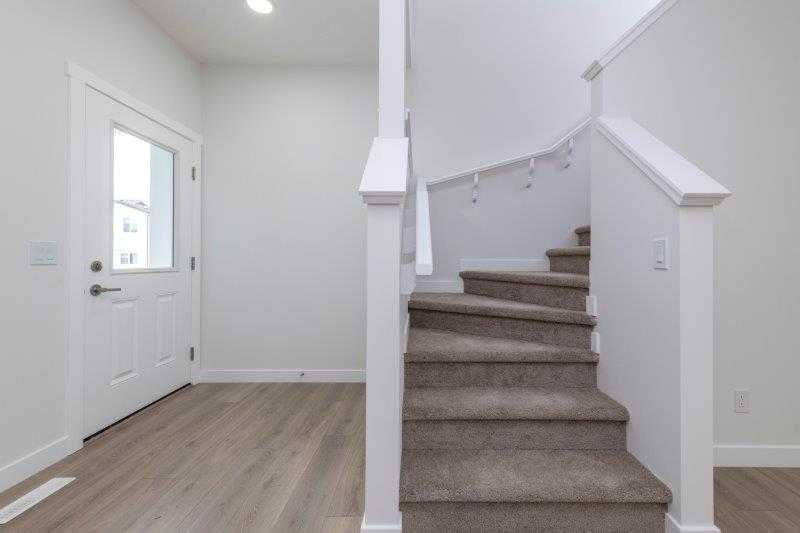 33 Walcrest Lane SE, Calgary, 3 Bedrooms Bedrooms, 0 ,2 BathroomsBathrooms,Condos/Townhouses,For Sale,0,3288