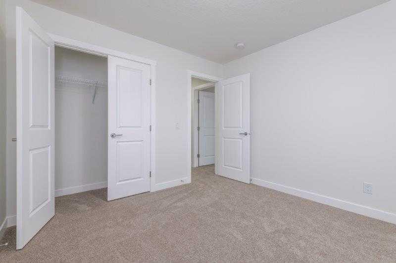 33 Walcrest Lane SE, Calgary, 3 Bedrooms Bedrooms, 0 ,2 BathroomsBathrooms,Condos/Townhouses,For Sale,0,3288