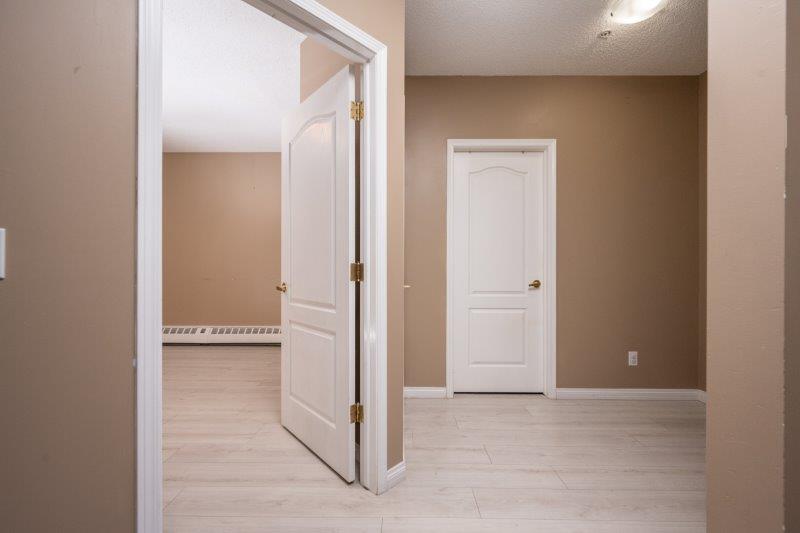 206, 103 10 Avenue NW, Calgary, 2 Bedrooms Bedrooms, 0 ,1.5 BathroomsBathrooms,Condos/Townhouses,For Rent,Rosemount Place,206, 103 10 Avenue NW,0,3292