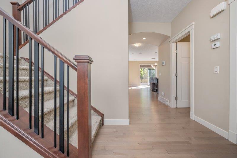 9335 14 Avenue Southwest, Calgary, 3 Bedrooms Bedrooms, 0 ,3.5 BathroomsBathrooms,Houses,Rented,9335 14 Avenue Southwest,0,3294