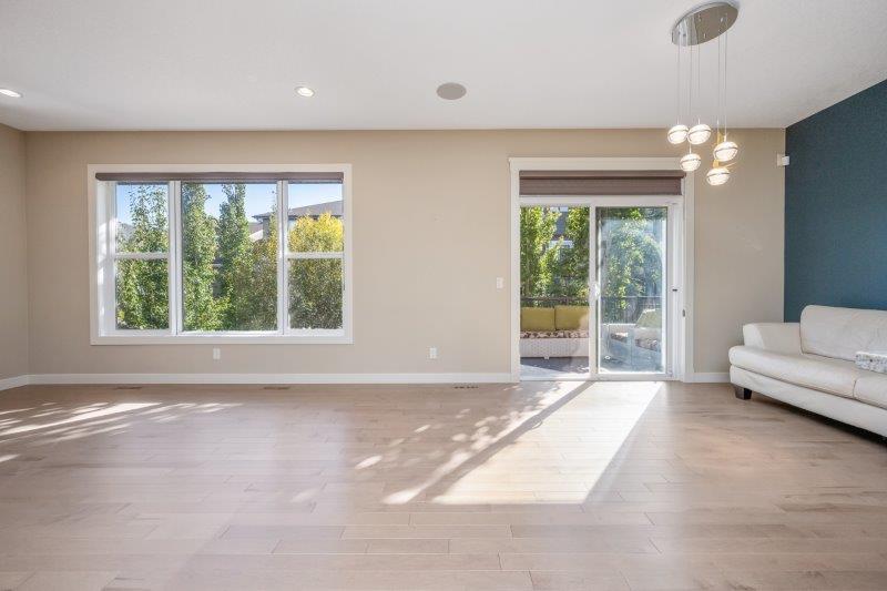 9335 14 Avenue Southwest, Calgary, 3 Bedrooms Bedrooms, 0 ,3.5 BathroomsBathrooms,Houses,Rented,9335 14 Avenue Southwest,0,3294