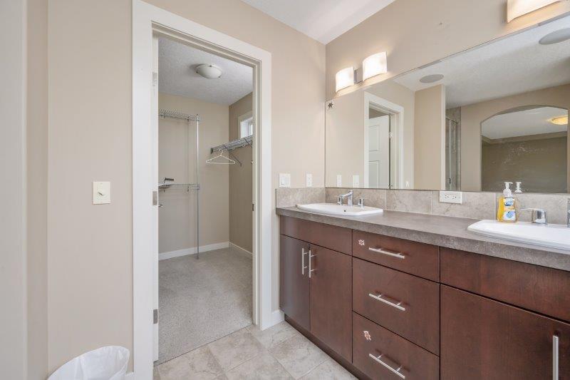 9335 14 Avenue Southwest, Calgary, 3 Bedrooms Bedrooms, 0 ,3.5 BathroomsBathrooms,Houses,Rented,9335 14 Avenue Southwest,0,3294