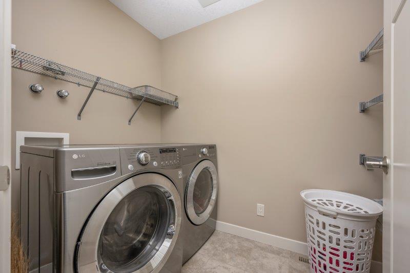 9335 14 Avenue Southwest, Calgary, 3 Bedrooms Bedrooms, 0 ,3.5 BathroomsBathrooms,Houses,Rented,9335 14 Avenue Southwest,0,3294